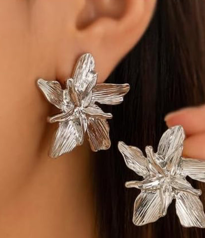Silver Floral earrings