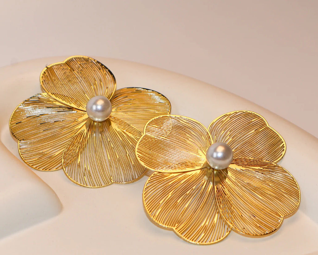 Gold Pearl Stud Flower earrings