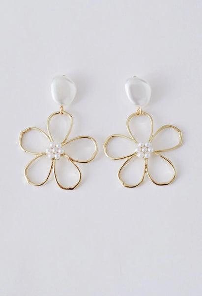 Pearl & Gold Daisy Earring